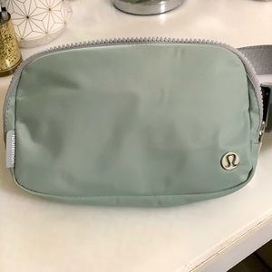 LULULEMON Everywhere Belt Bag
